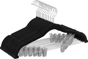 SONGMICS HOME CRF12B schwarzer Samt Kleiderbügel mit Klammern